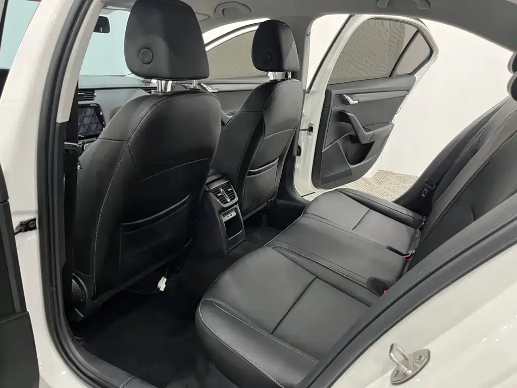 Skoda Octavia — фото 3