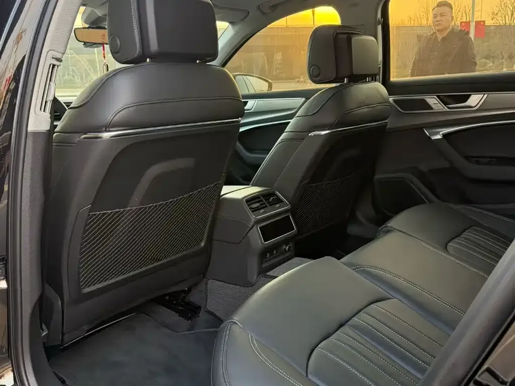 Audi A6L 2024 из CN, фото 2
