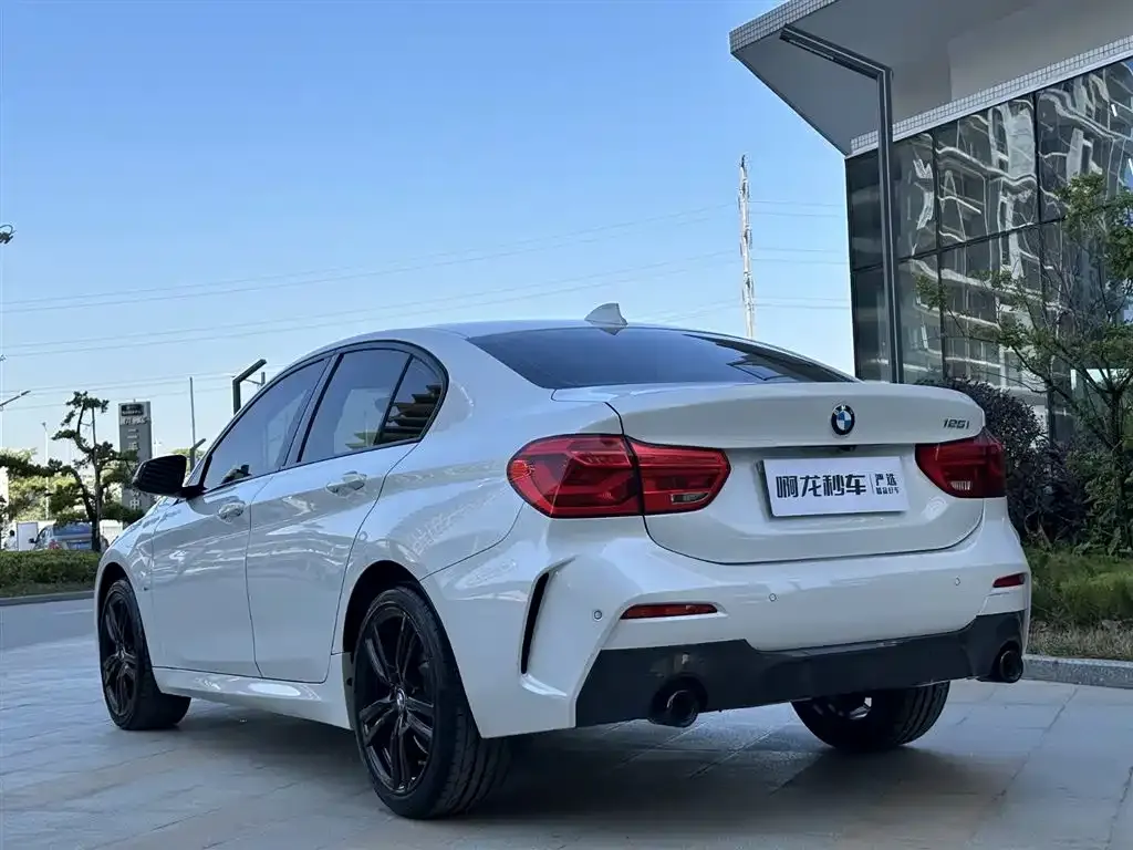 BMW 1 Series 2021 из CN, фото 8