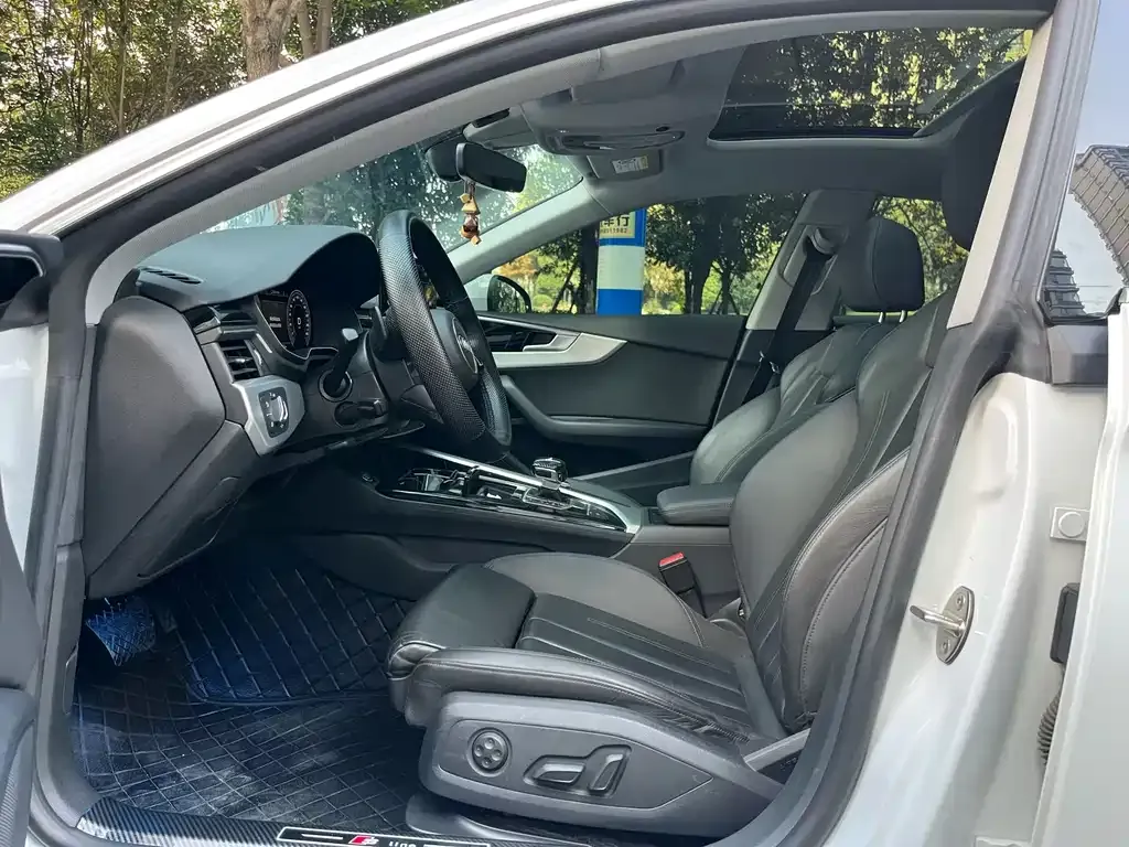 Audi A5 (Import) 2023 из CN, фото 2