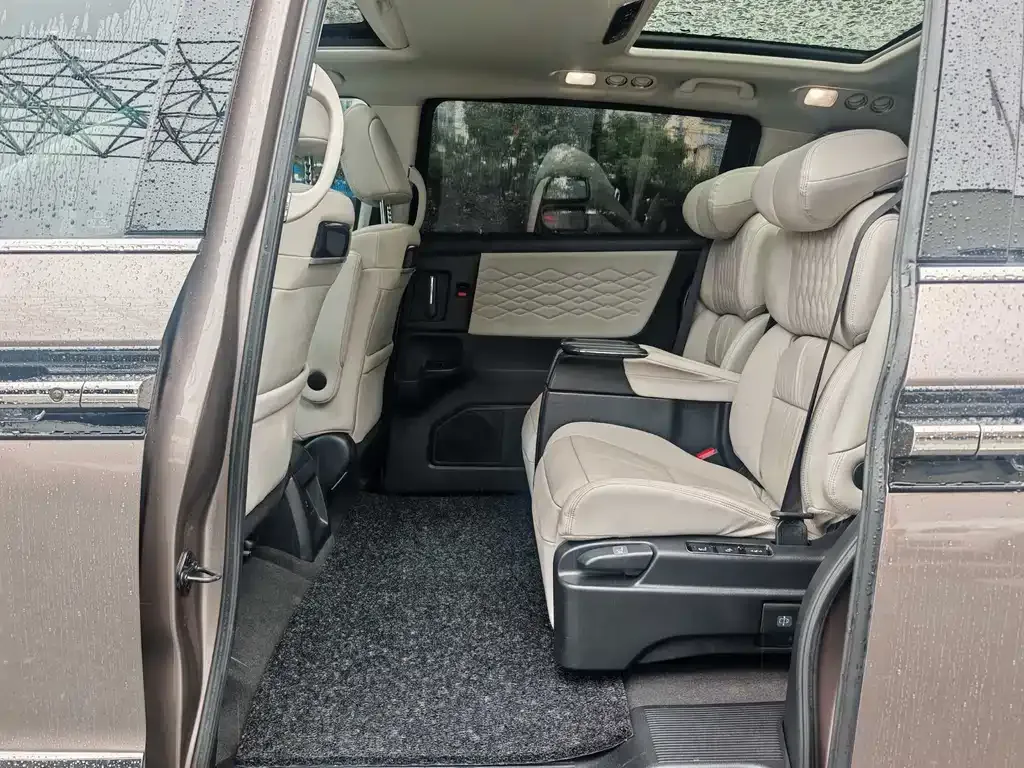 Honda Elysion 2022 из CN, фото 3