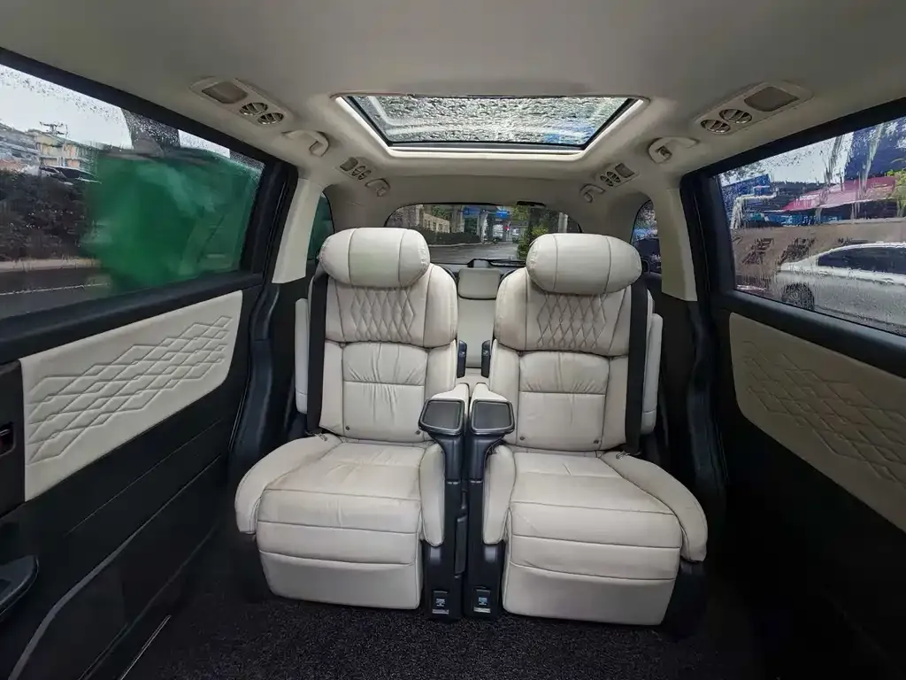 Honda Elysion 2022 из CN, фото 4