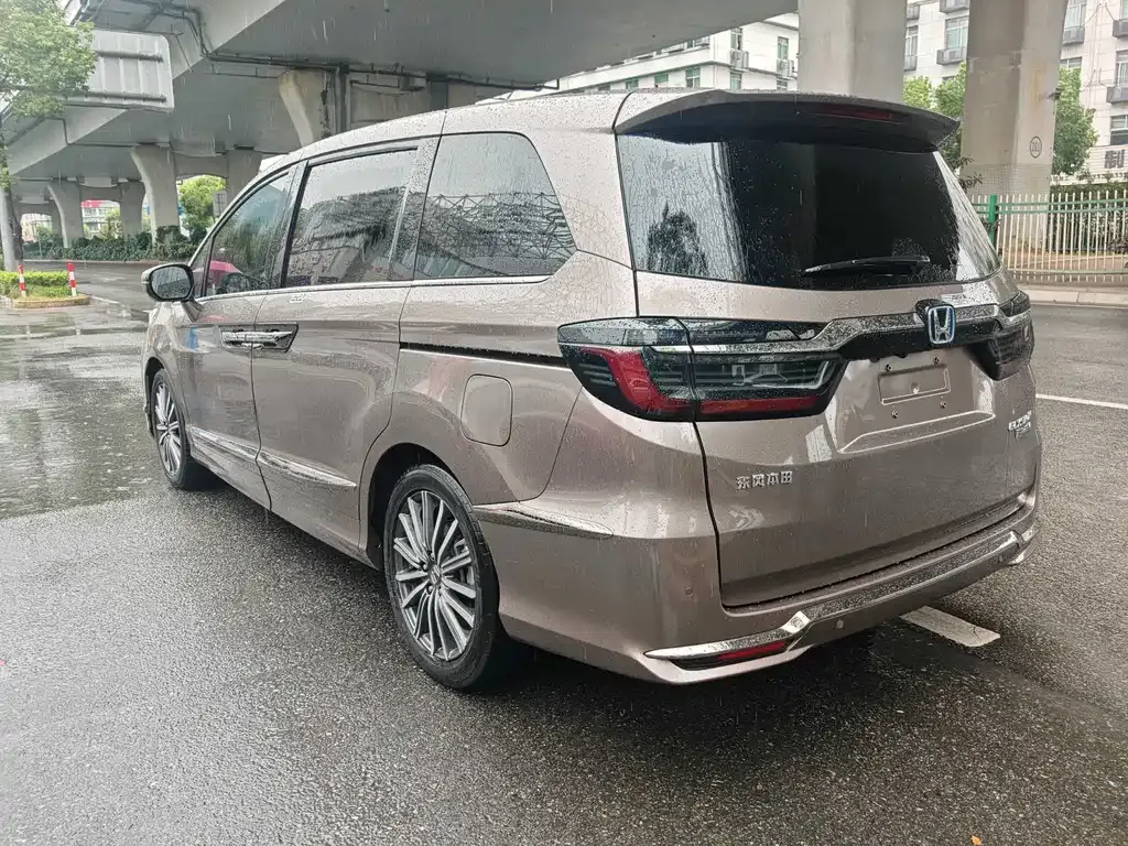 Honda Elysion 2022 из CN, фото 6