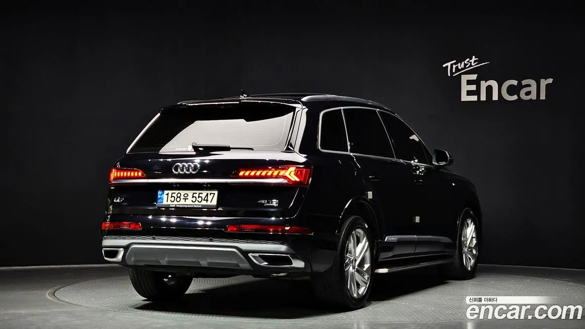 Audi Q7 2021 из KR, фото 6