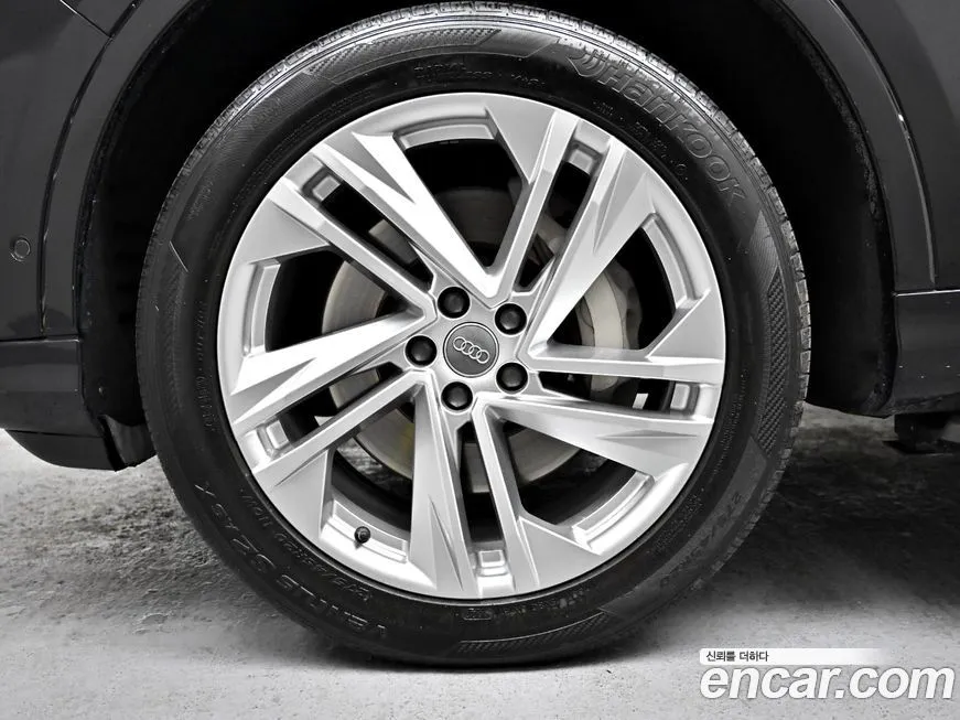 Audi Q7 2021 из KR, фото 3