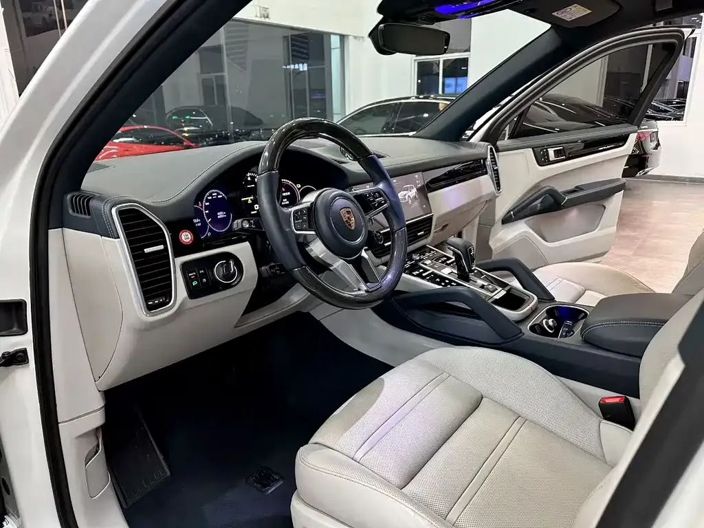Porsche Cayenne Hybrid — фото 6