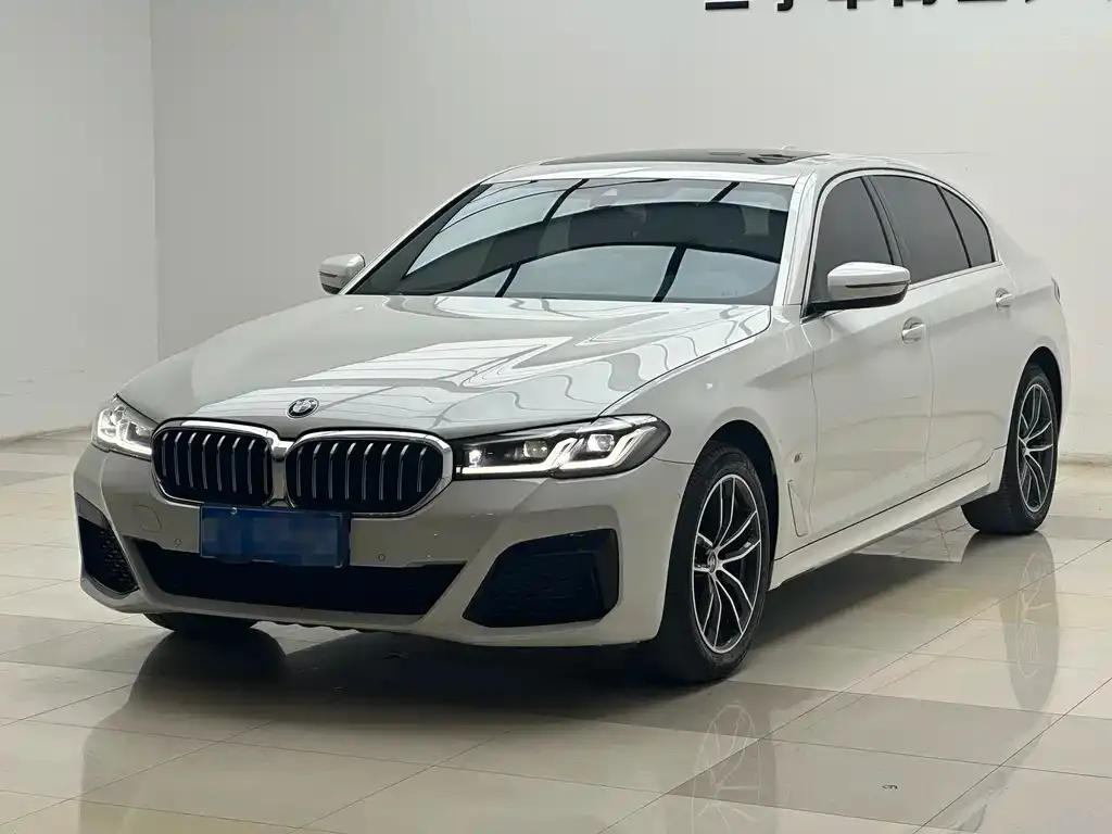 BMW 5 Series — фото 9