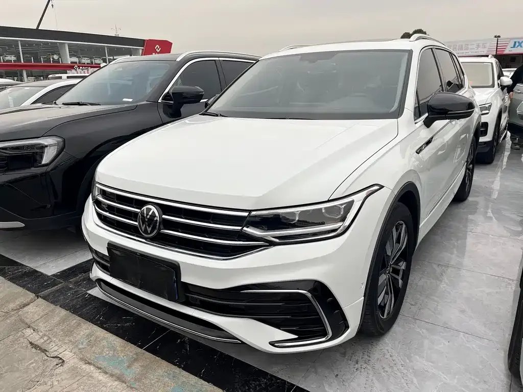Volkswagen Tiguan L 2024 из CN, фото 1