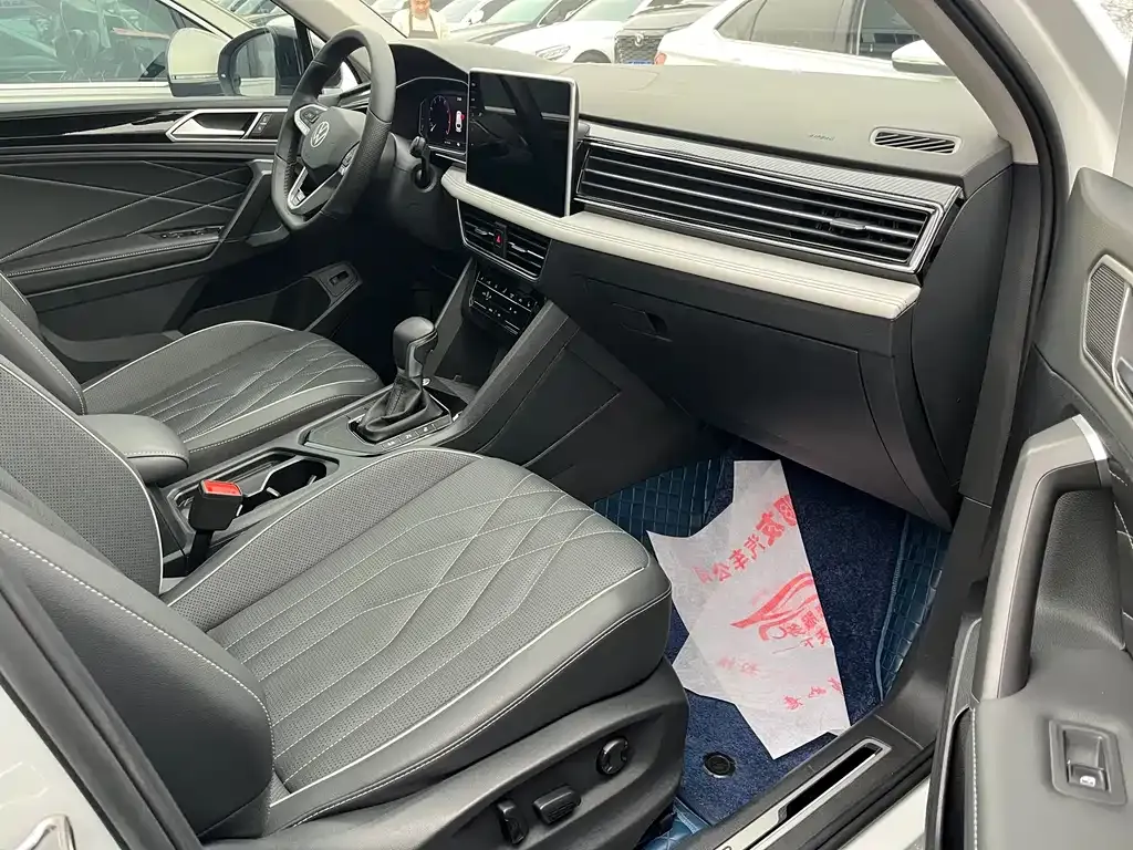Volkswagen Tiguan L 2024 из CN, фото 6