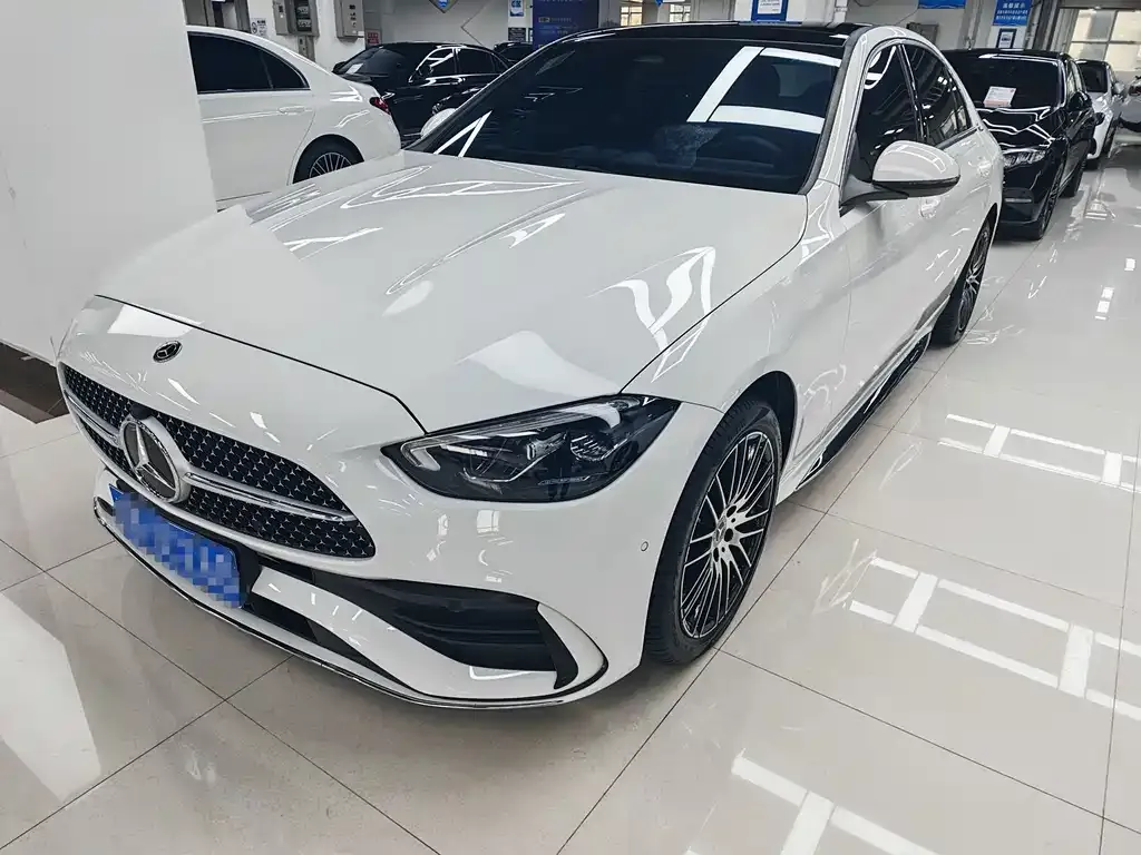 Mercedes-Benz C-Class — фото 1