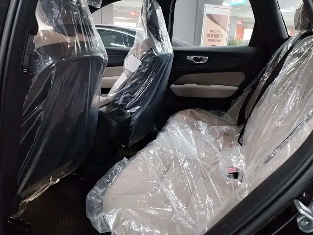 Volvo XC60 2025 из CN, фото 9