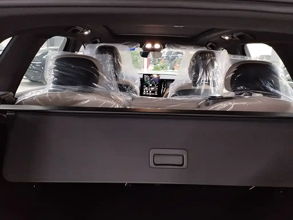 Volvo XC60 2025 из CN, фото 2