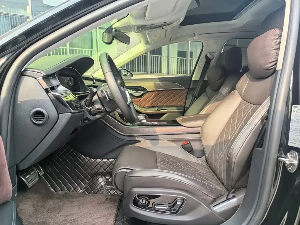 Audi A8 2024 из CN, фото 6