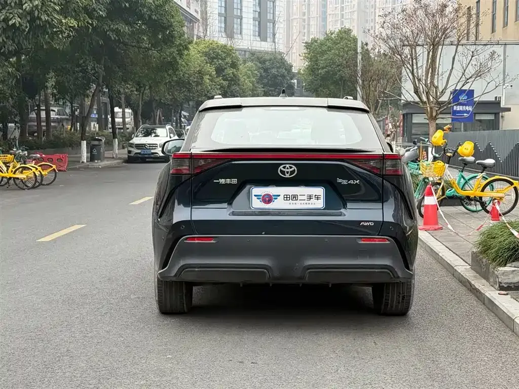 Toyota bZ4X 2023 из CN, фото 4