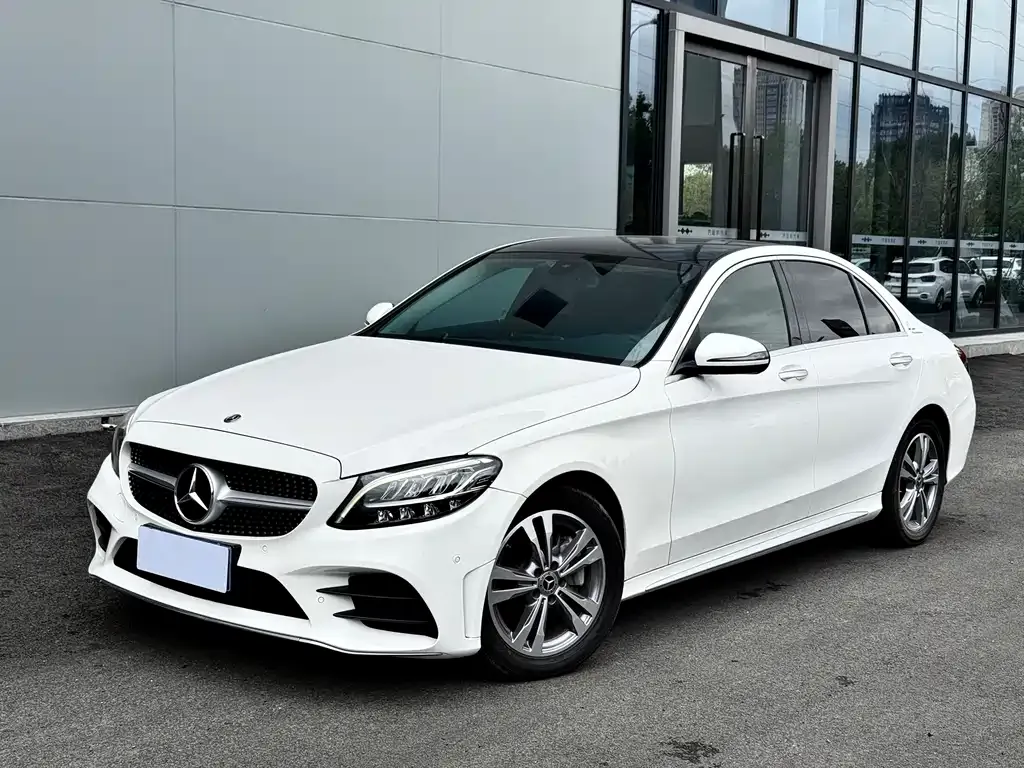 Mercedes-Benz C-Class — фото 1