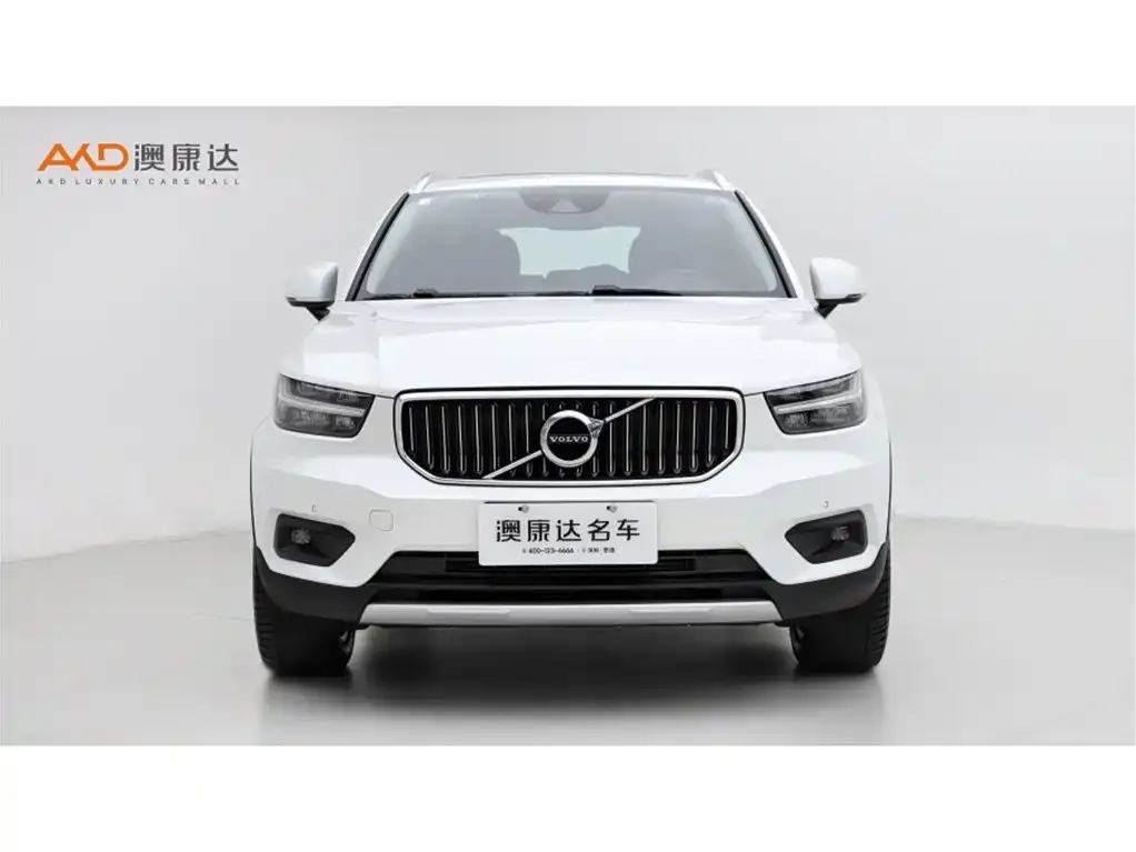 Volvo XC40 — фото 4