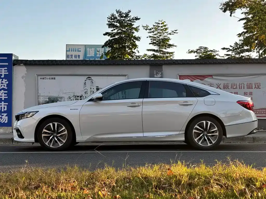 Honda Inspire — фото 8