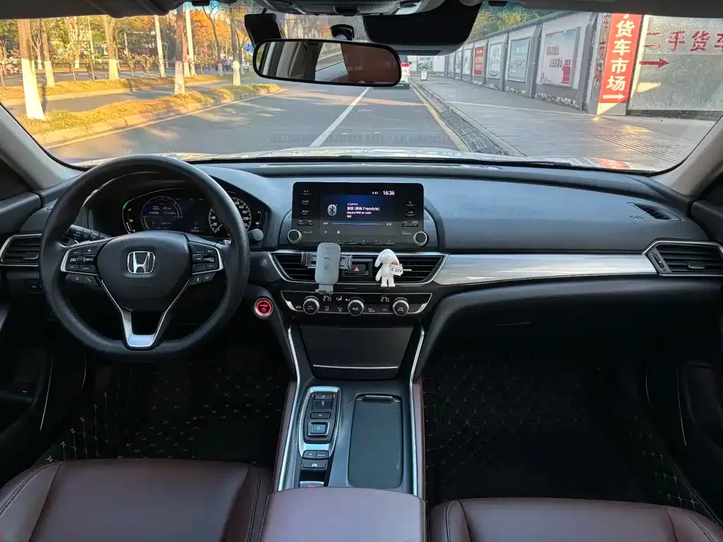 Honda Inspire — фото 4