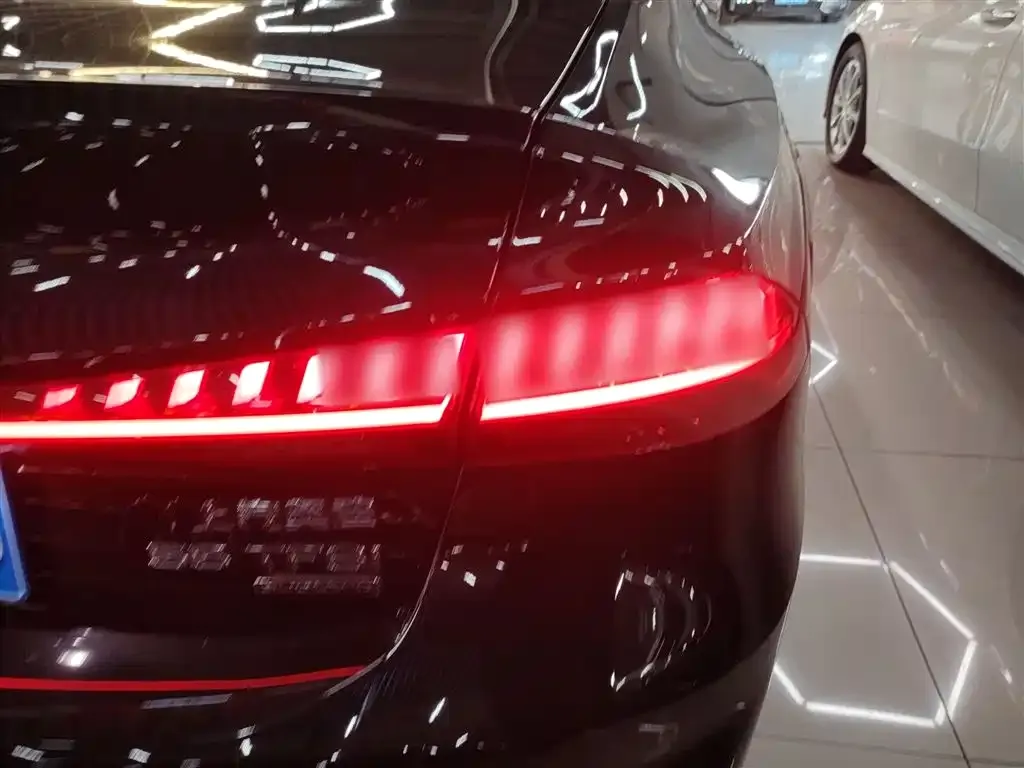 Audi A7L — фото 2