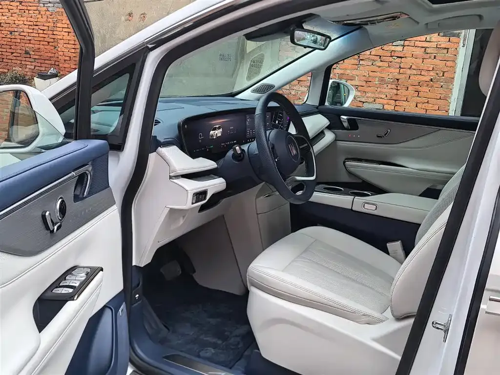 Buick GL8 Hybrid — фото 2