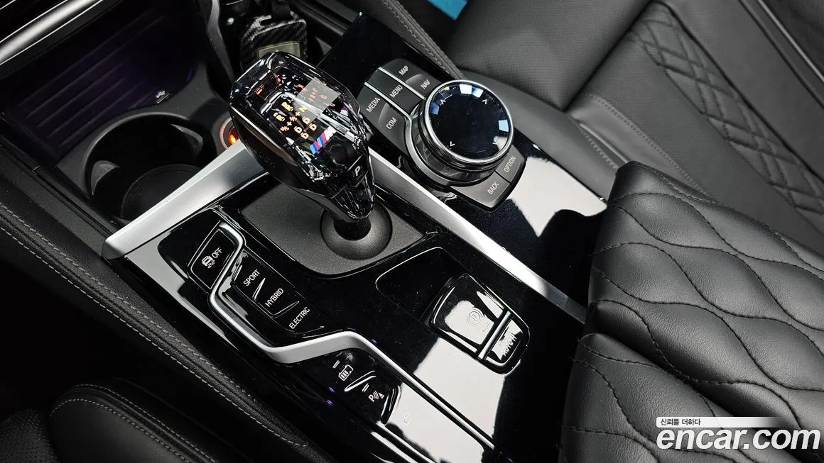 BMW 5-Series — фото 10