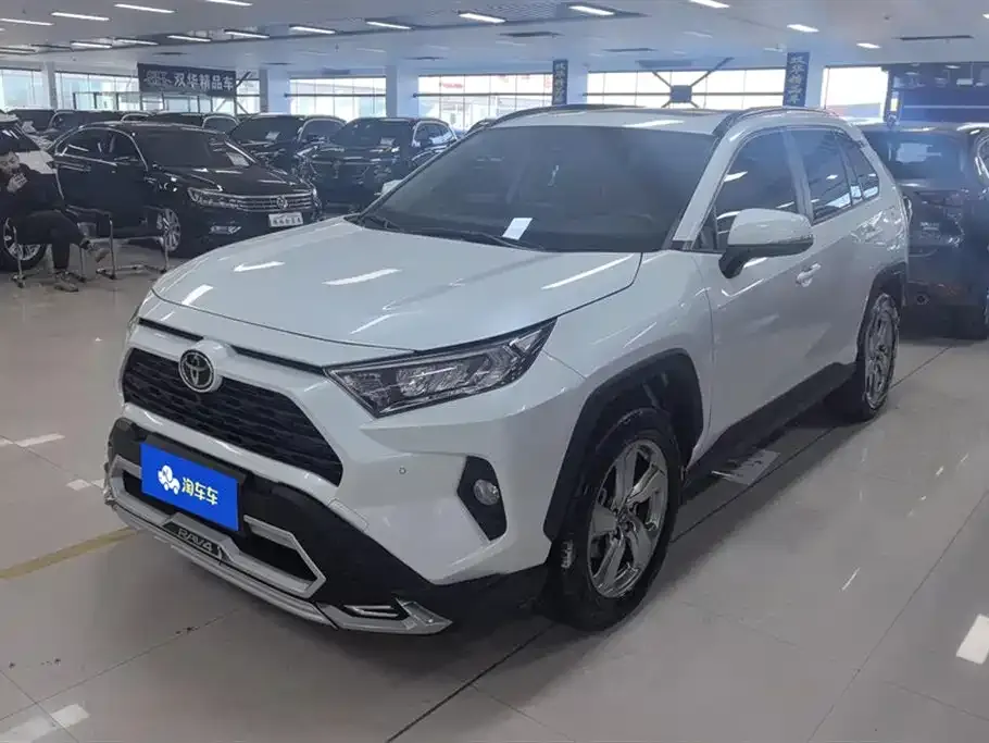 Toyota RAV4 2022 из CN, фото 1
