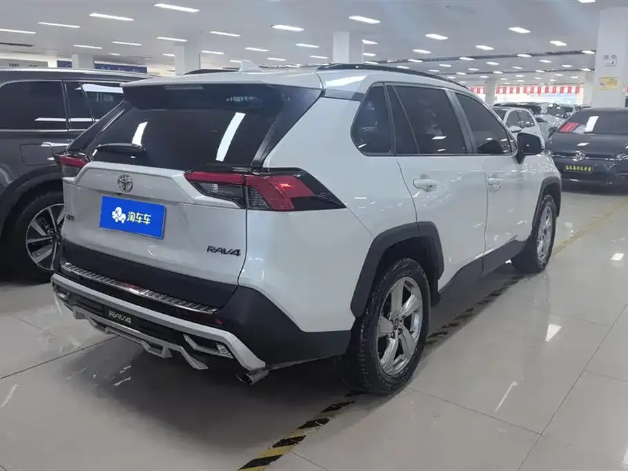 Toyota RAV4 2022 из CN, фото 4