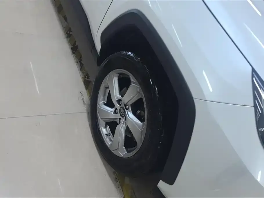 Toyota RAV4 2022 из CN, фото 3