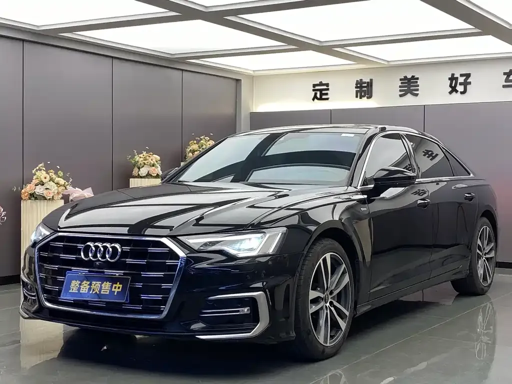 Audi A6L — фото 1
