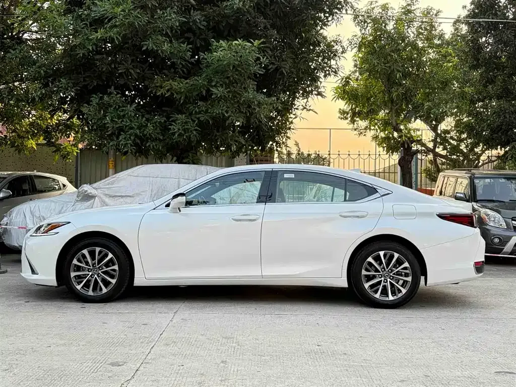 Lexus ES 2024 из CN, фото 10