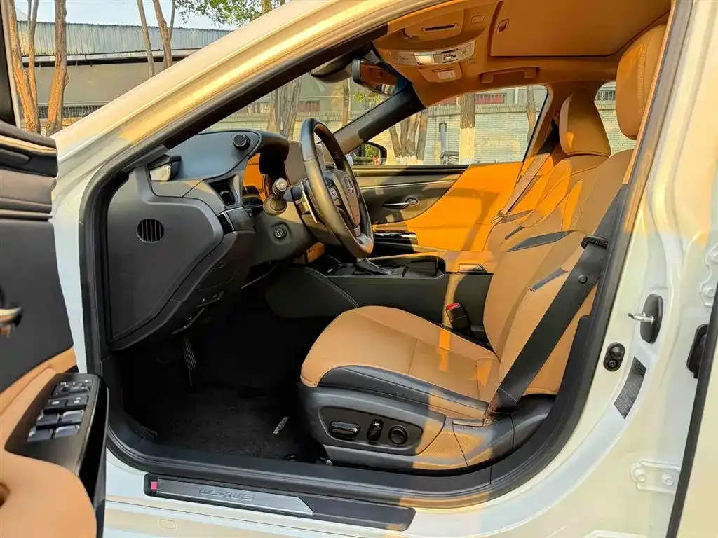 Lexus ES 2024 из CN, фото 3