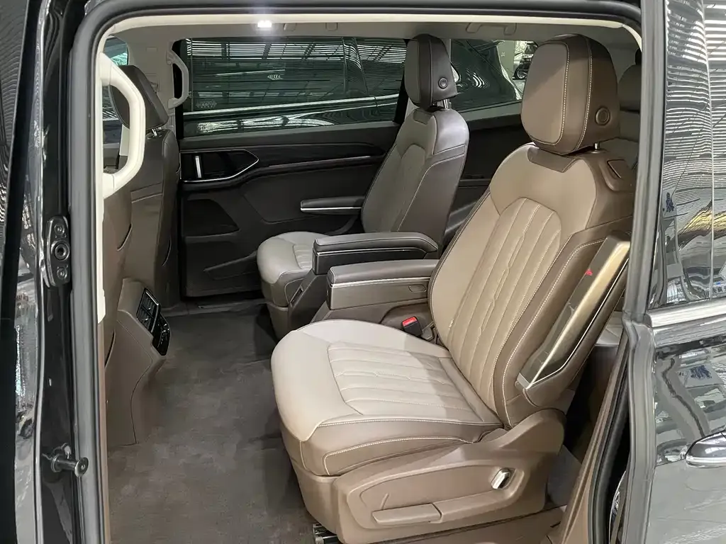 Volkswagen Viloran 2023 из CN, фото 8