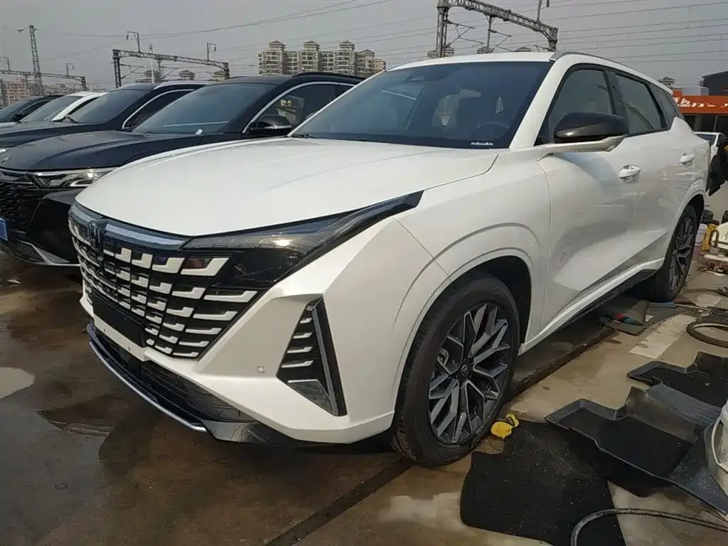 Changan UNI-Z New Energy 2025 из CN, фото 2