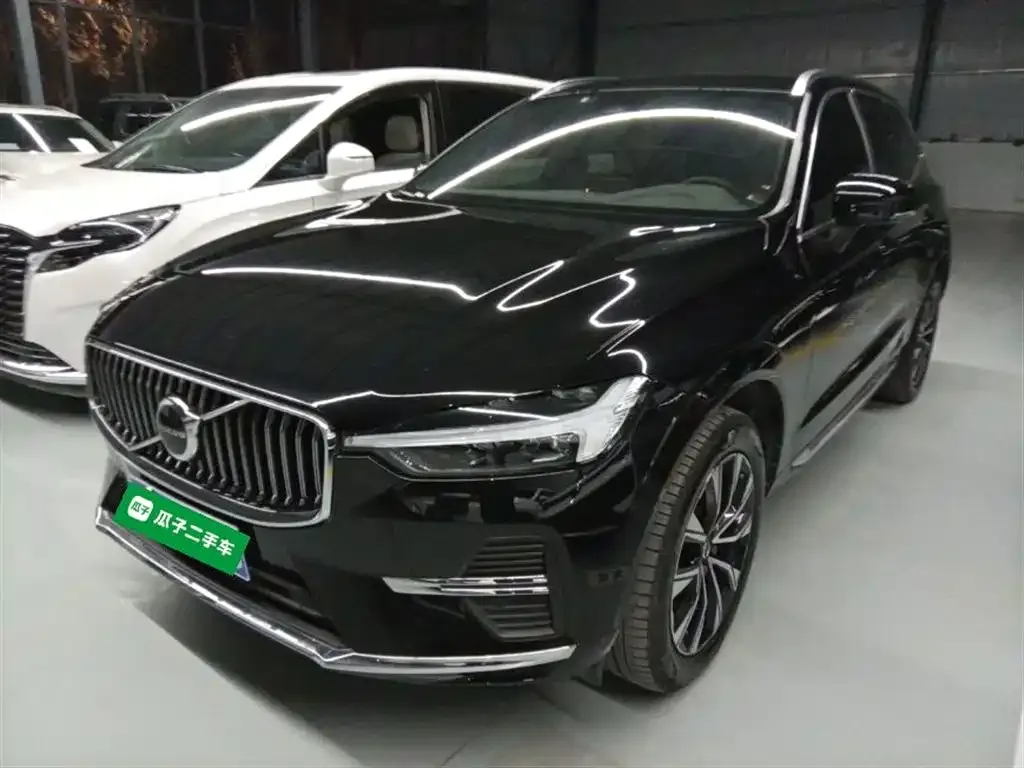 Volvo XC60 — фото 1