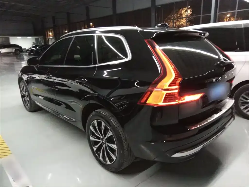 Volvo XC60 — фото 6