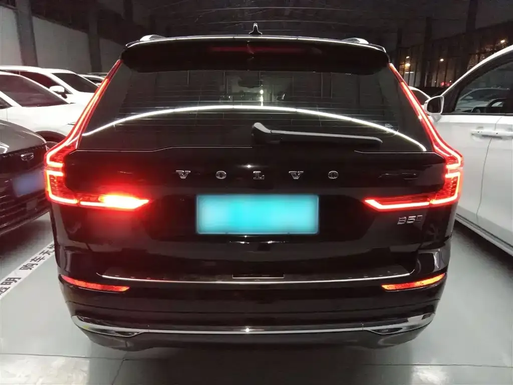 Volvo XC60 — фото 10