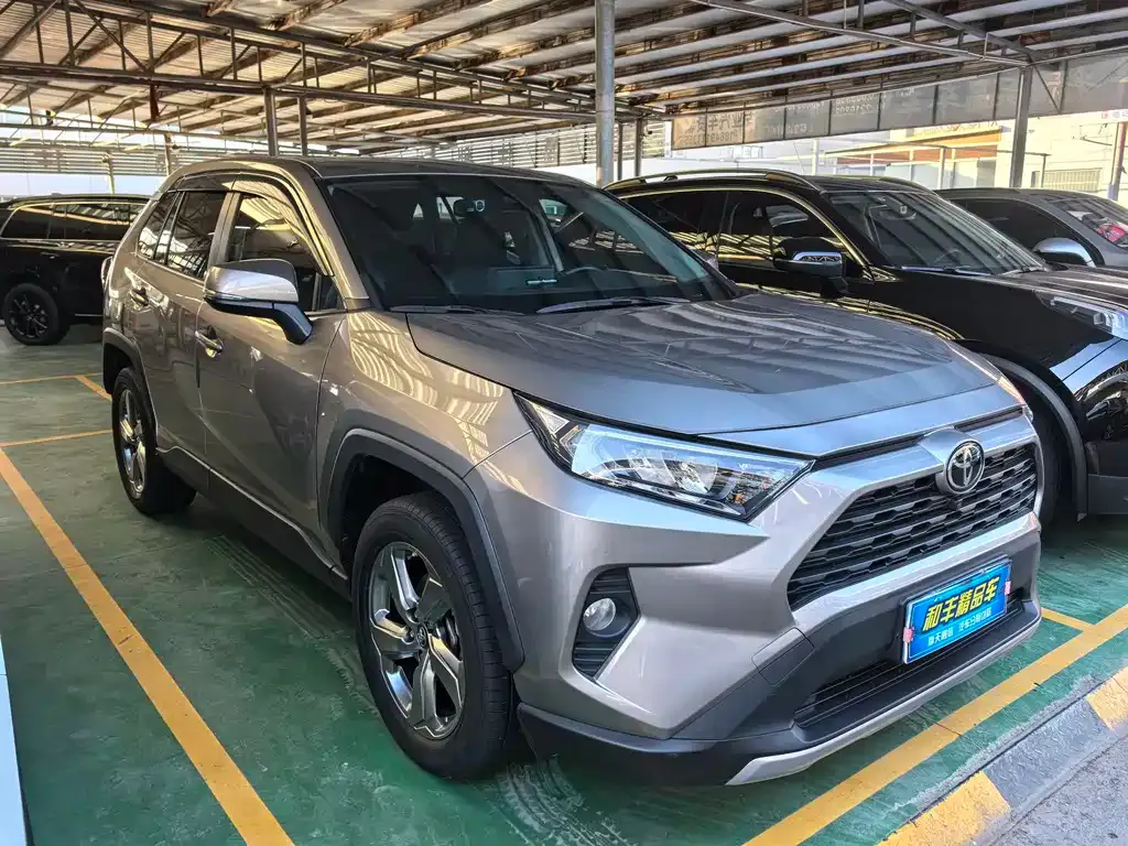Toyota RAV4 2022 из CN, фото 3