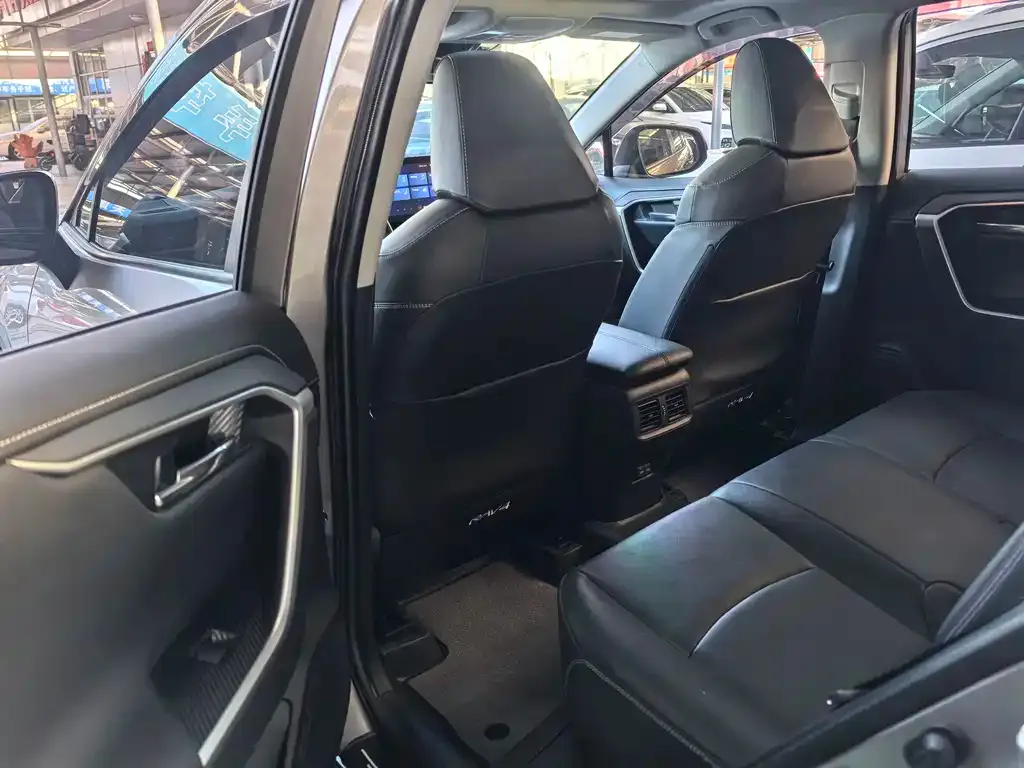 Toyota RAV4 2022 из CN, фото 8