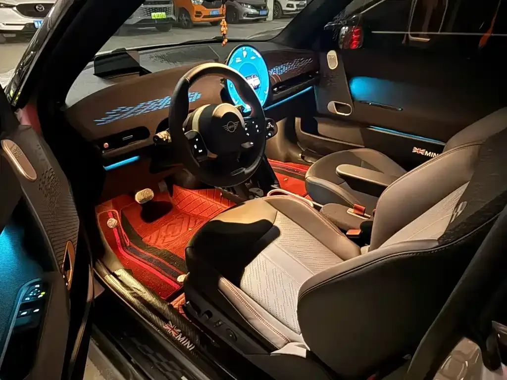 [object Object] MINI COOPER EV 2024 из CN, фото 2