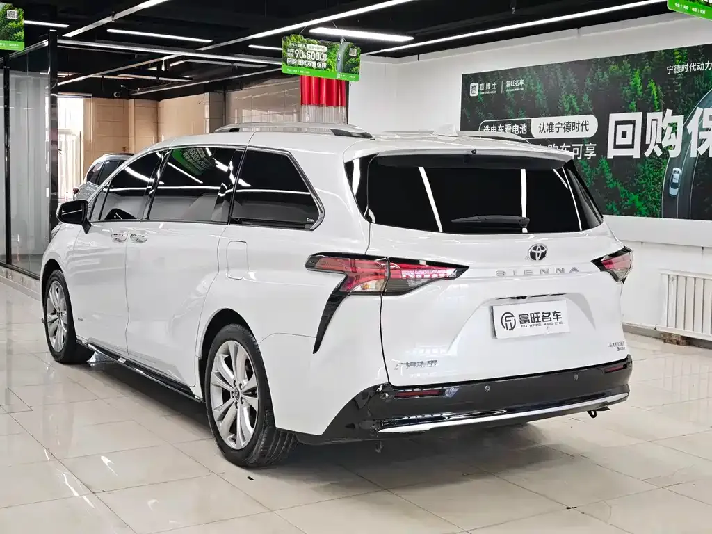 Toyota Sienna 2024 из CN, фото 9