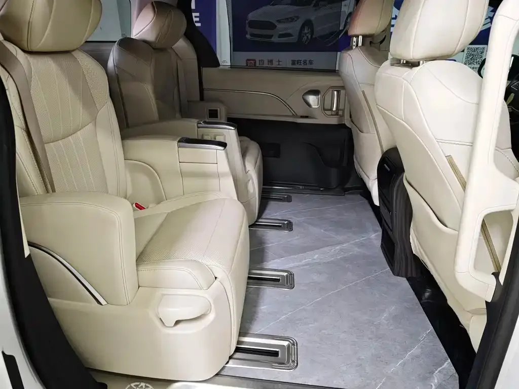 Toyota Sienna 2024 из CN, фото 7