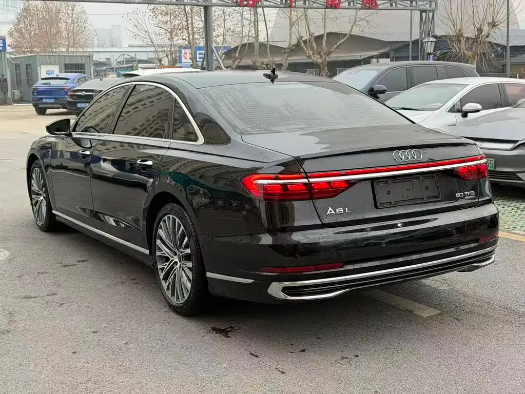 Audi A8 2024 из CN, фото 6