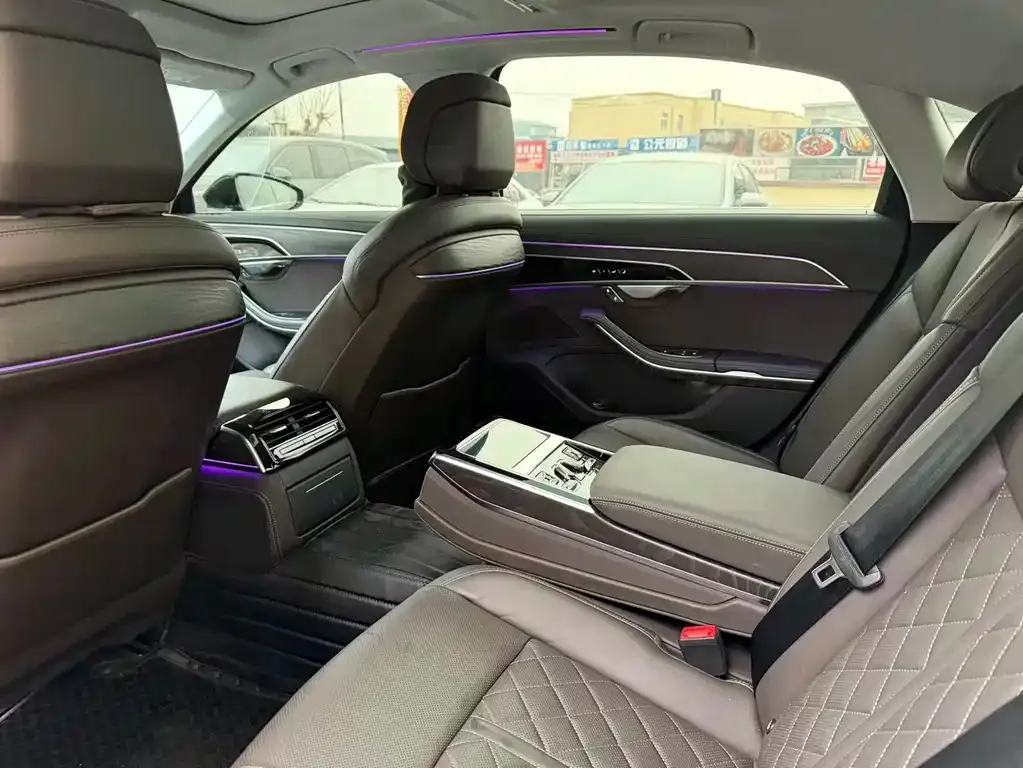 Audi A8 2024 из CN, фото 4