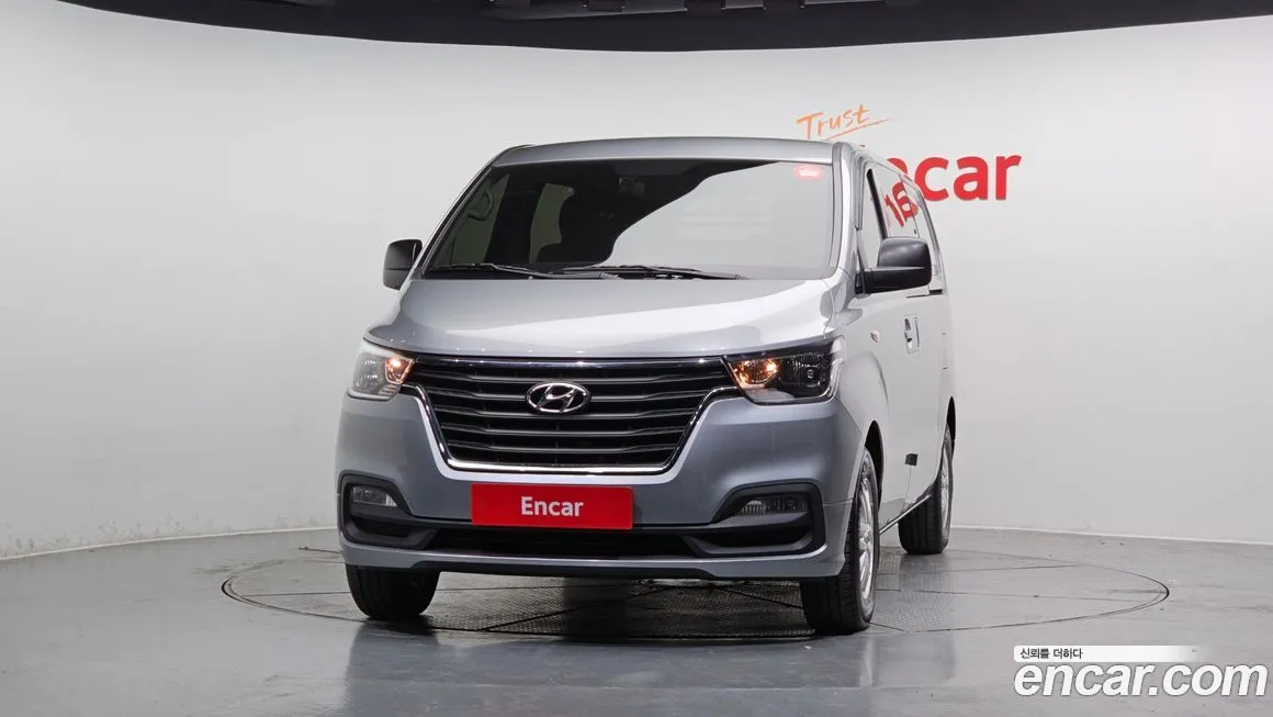 Hyundai Starex — фото 4