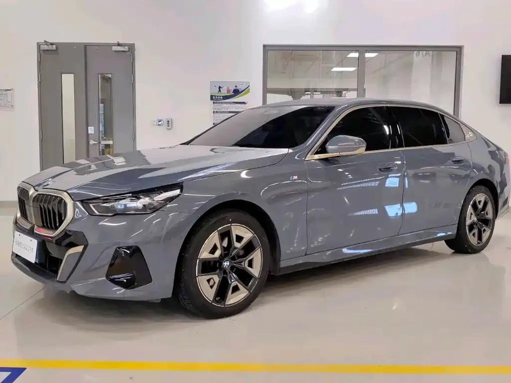 BMW 5 Series 2025 из CN, фото 1