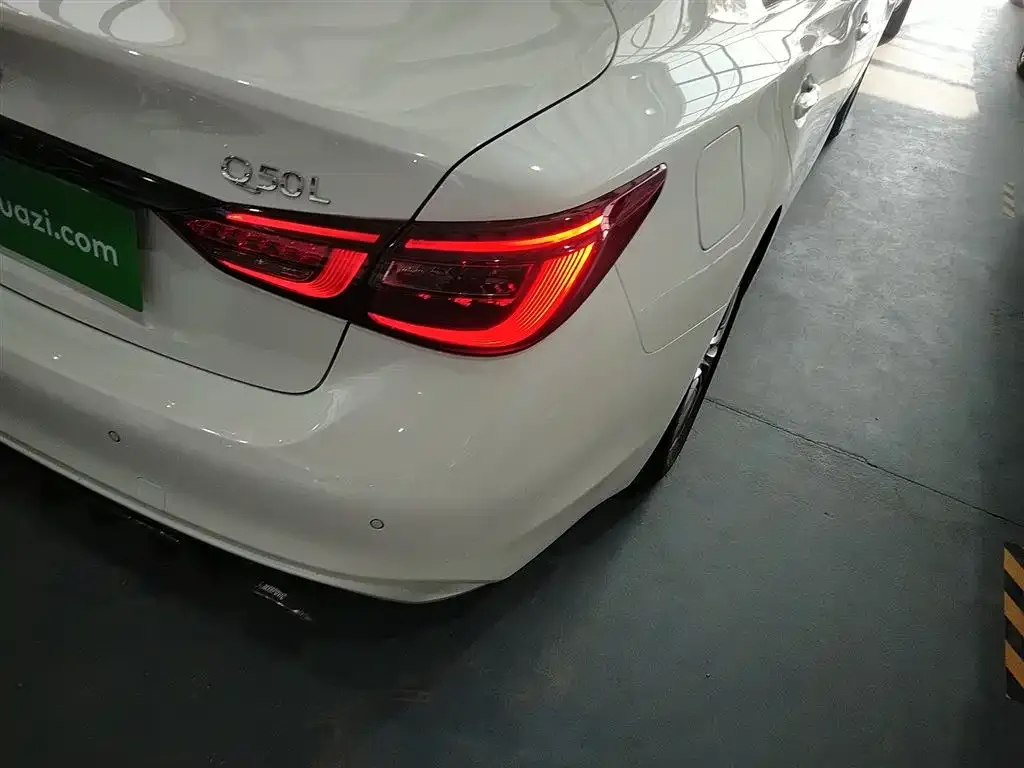 Infiniti Q50L 2022 из CN, фото 8