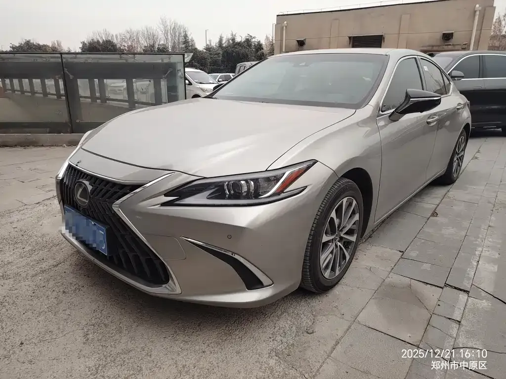 Lexus ES 2024 из CN, фото 1