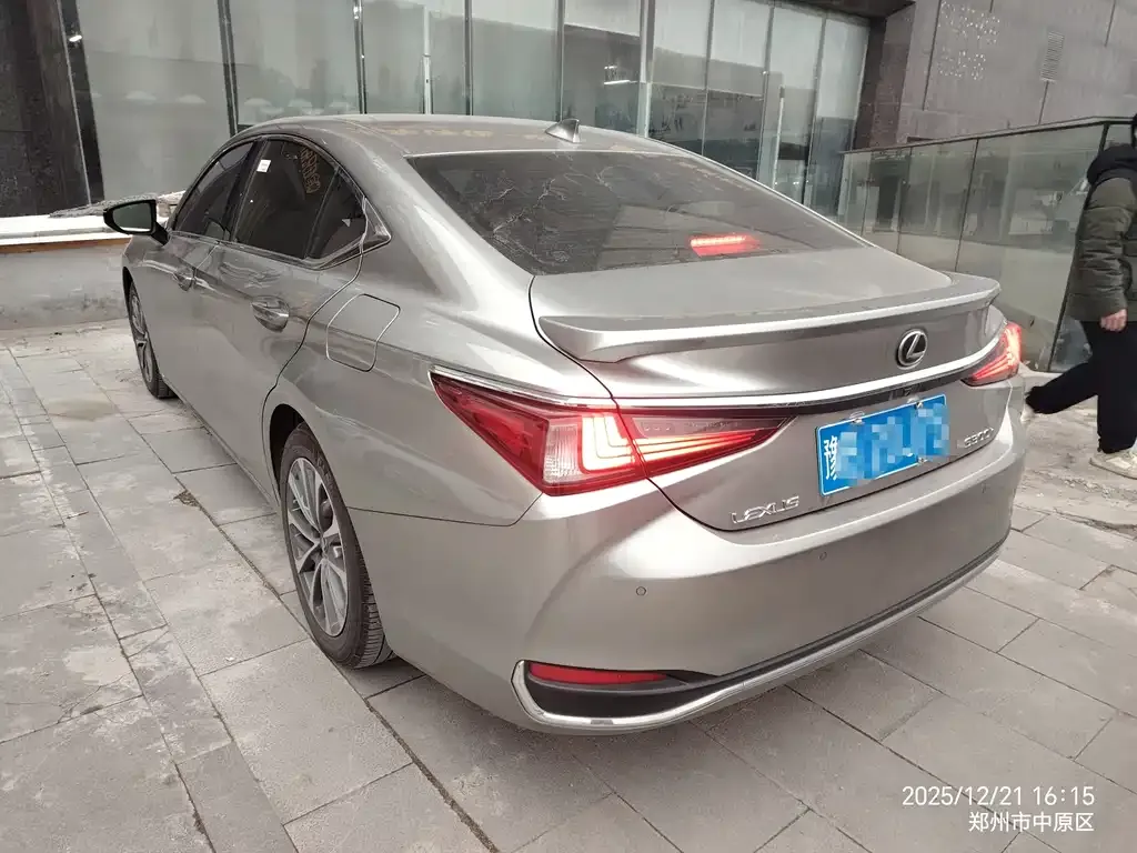 Lexus ES 2024 из CN, фото 3