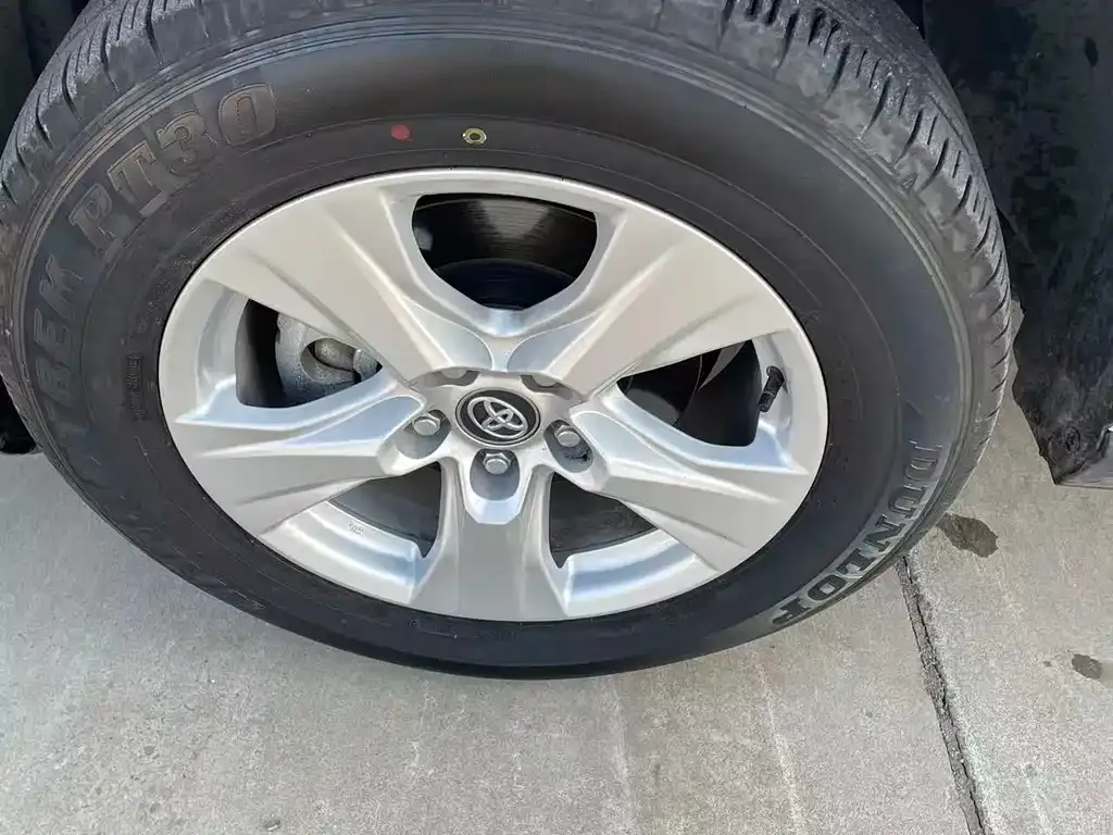 Toyota RAV4 2025 из CN, фото 10