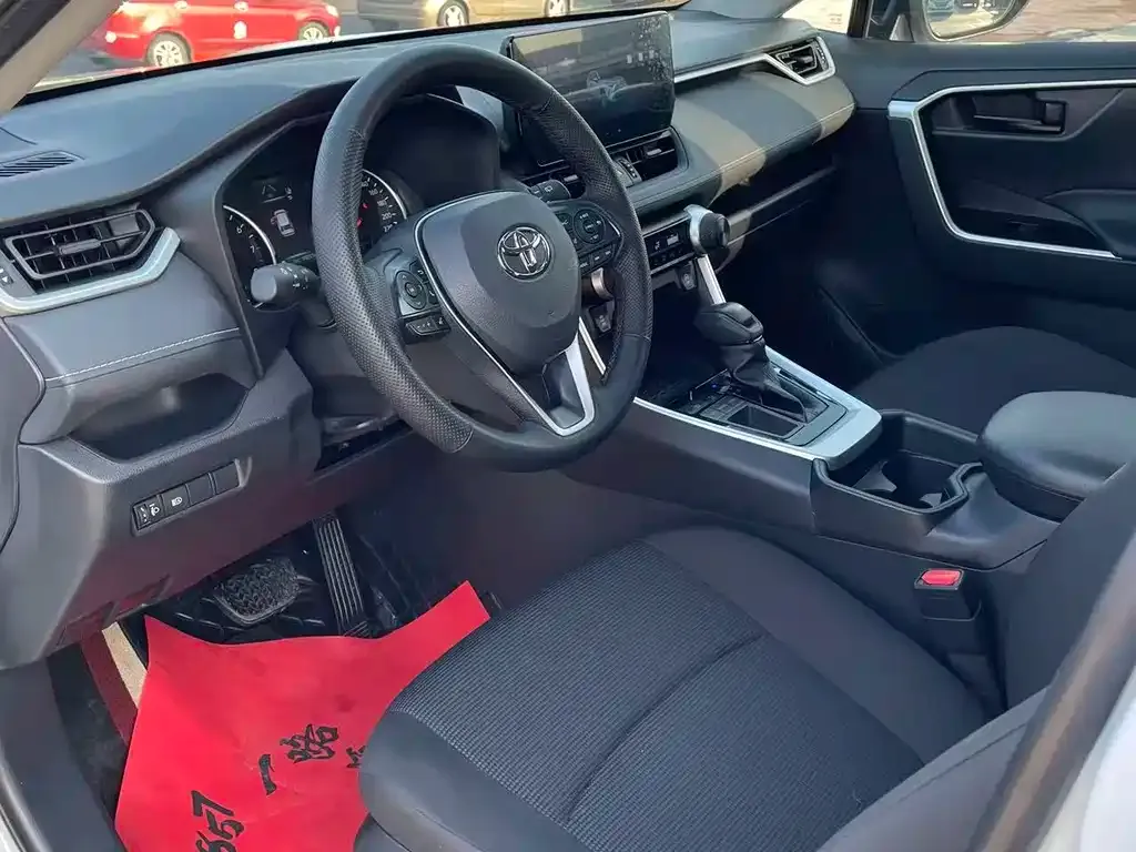 Toyota RAV4 2025 из CN, фото 4